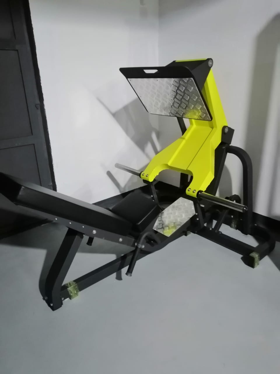 Heavy Duty Quad & Glute Traine - Heavy Equipment Center ulasan dan harga